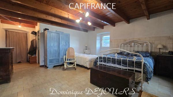 Proche d'Albon d'Ardèche dans la vallée de la Glueyre, maison de 95m² avec un garage, terrasse et terrain