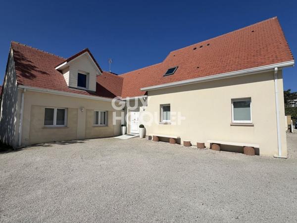 A 300 METRES DE LA PLAGE, Maison contemporaine de 10 pièces principales sur 228 m² habitables.