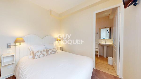 A 300 METRES DE LA PLAGE, Maison contemporaine de 10 pièces principales sur 228 m² habitables.