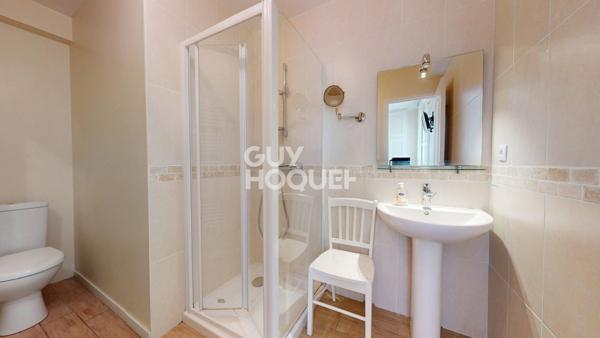 A 300 METRES DE LA PLAGE, Maison contemporaine de 10 pièces principales sur 228 m² habitables.