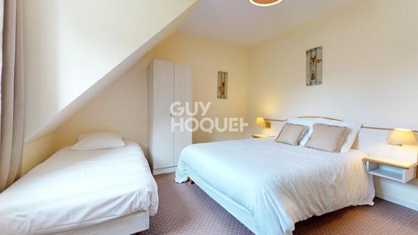 A 300 METRES DE LA PLAGE, Maison contemporaine de 10 pièces principales sur 228 m² habitables.