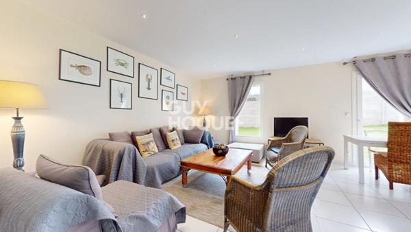 A 300 METRES DE LA PLAGE, Maison contemporaine de 10 pièces principales sur 228 m² habitables.