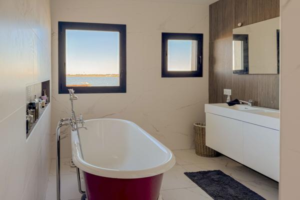 Villa 6 pièce(s) 4 chambre(s) 209.56 m²
