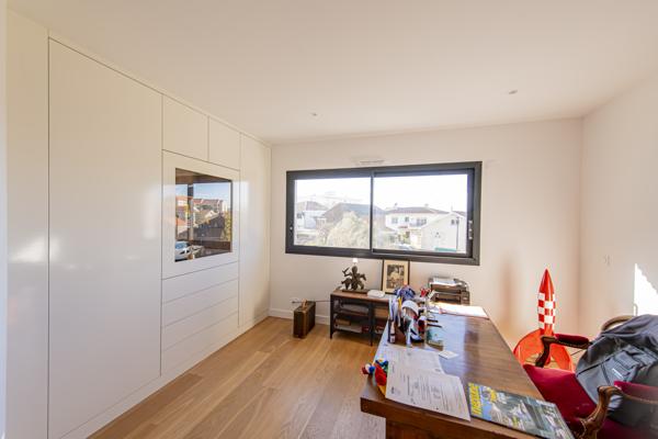 Villa 6 pièce(s) 4 chambre(s) 209.56 m²