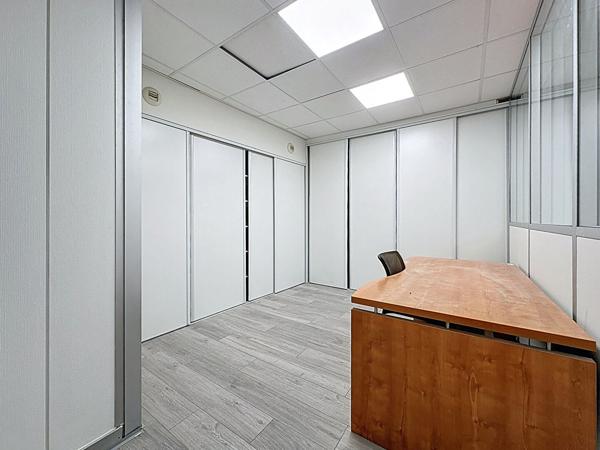 Grand espace en rez-de-chaussée à Paris 12ème - À réinventer selon vos envies - PARIS
