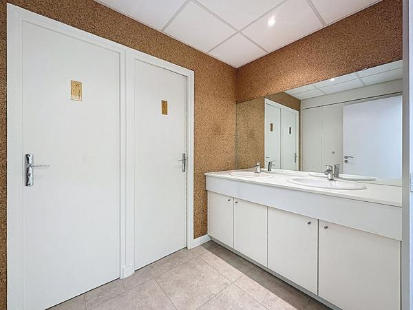 Grand espace en rez-de-chaussée à Paris 12ème - À réinventer selon vos envies - PARIS