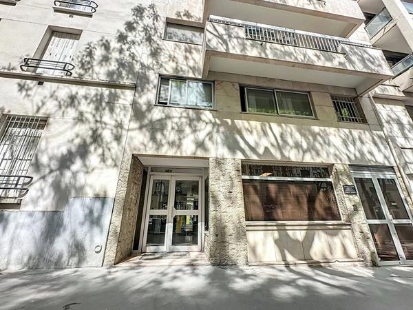 Grand espace en rez-de-chaussée à Paris 12ème - À réinventer selon vos envies - PARIS