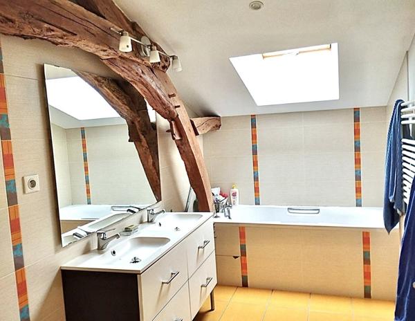 SUPERBE MAISON AVEC VUE IMPRENABLE SUR LES MONTS DU MACONNAIS