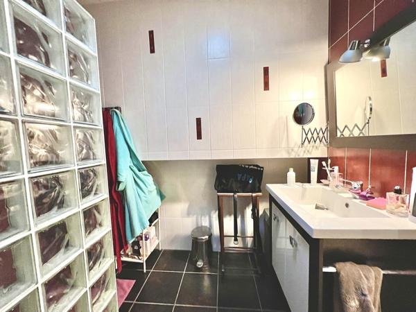 SUPERBE MAISON AVEC VUE IMPRENABLE SUR LES MONTS DU MACONNAIS