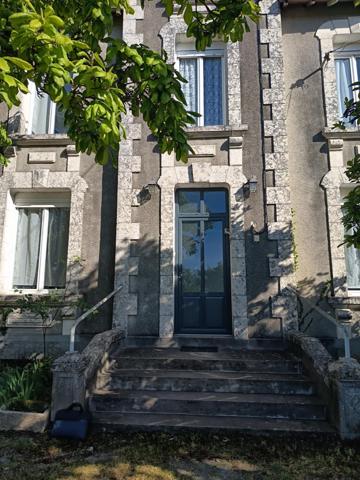 MAISON DE CHARME HARMONISEE PAR UN CHALET AU FOND DU JARDIN