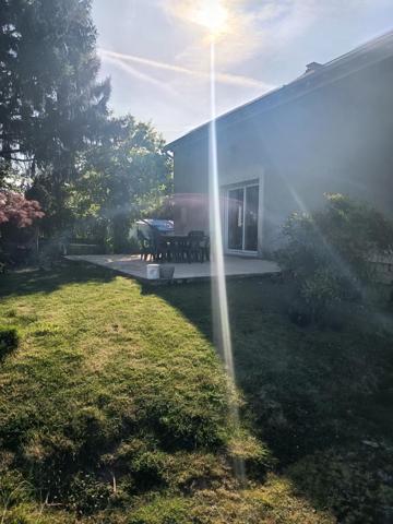 MAISON DE CHARME HARMONISEE PAR UN CHALET AU FOND DU JARDIN