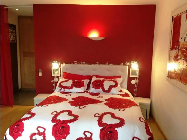 Anduze (30140) Mas Cévenol du XIIème entièrement rénové, avec activité d'accueil sur 7 hectares de terrain.