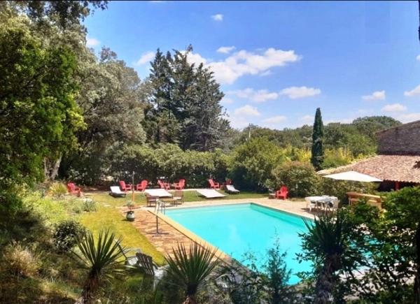 Anduze (30140) Mas Cévenol du XIIème entièrement rénové, avec activité d'accueil sur 7 hectares de terrain.