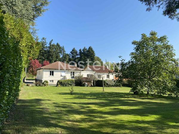 Ensemble immobilier de deux maisons dans le centre de Cerizay avec terrain constructible