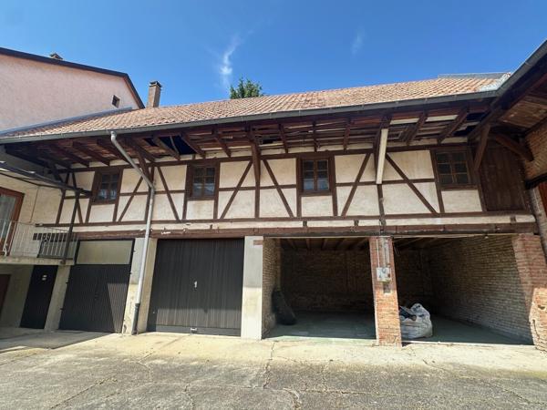 Maison 6 chambres années 70 et dépendances