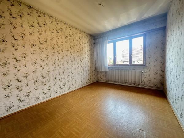 Maison 6 chambres années 70 et dépendances