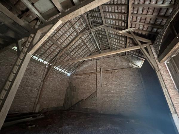 Maison 6 chambres années 70 et dépendances