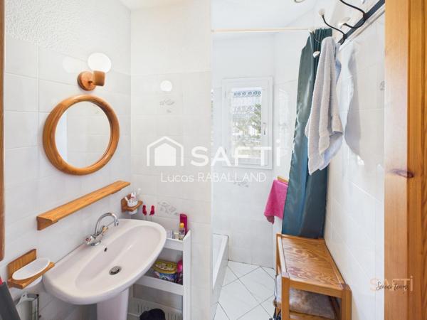 Appartement situé au bord de mer