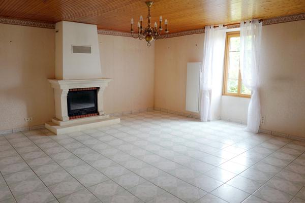 Maison 6 pièces avec grenier et dépendances