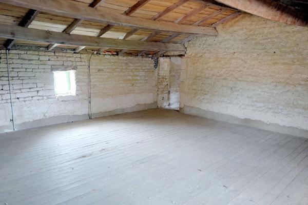 Maison 6 pièces avec grenier et dépendances