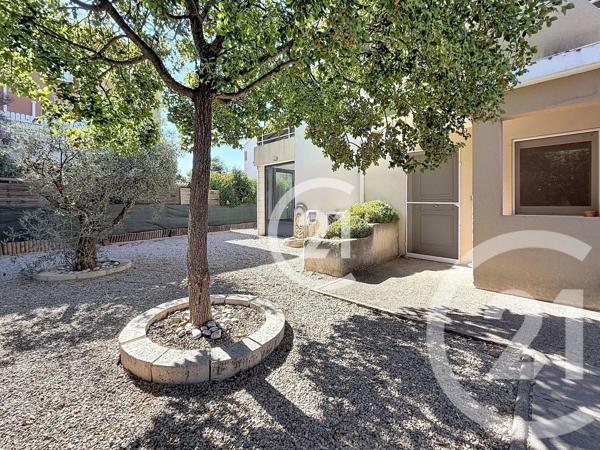 Appartement F2 à vendre  2 pièces - 51,70 m 2   ST MARTIN DE CRAU  - 13