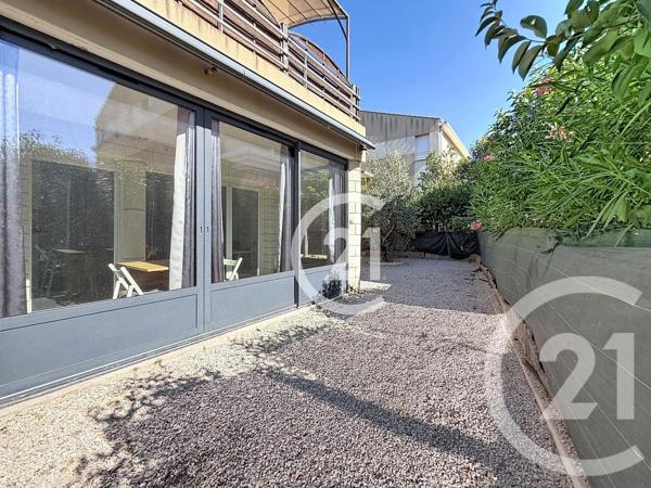 Appartement F2 à vendre  2 pièces - 51,70 m 2   ST MARTIN DE CRAU  - 13