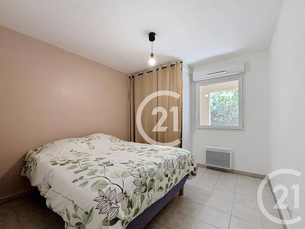 Appartement F2 à vendre  2 pièces - 51,70 m 2   ST MARTIN DE CRAU  - 13