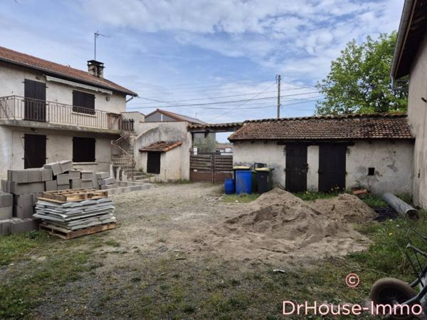 Immeuble à vendre 12 pièces de 240 m²