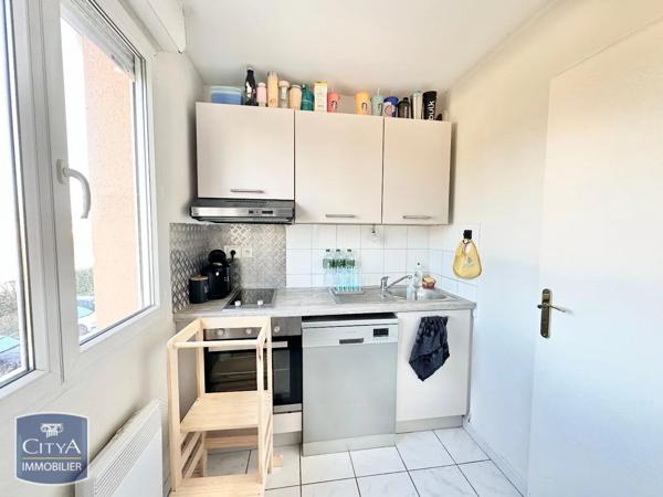Appartement à louer 2 pièces 49.14m² Portes-lès-Valence (26800)