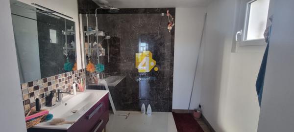 Maison - 7 pièces - 142 m²