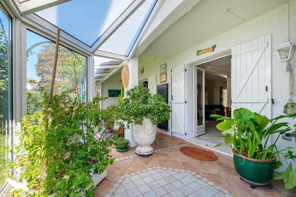 Maison à vendre |  Chassieu |  8 pièces | 185 m²