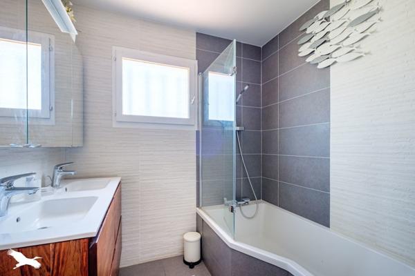 Maison à vendre |  Chassieu |  8 pièces | 185 m²