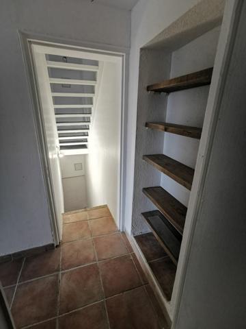 Esparron (83560) Maison de village avec cour et terrasse