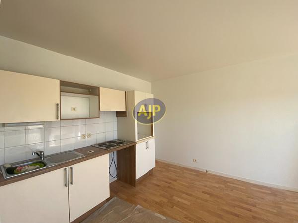 Appartement à louer Pontivy : 3 pièces, 59m² avec 2 chambre(s) à 760€ - AJP Immobilier Pontivy