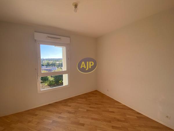 Appartement à louer Pontivy : 3 pièces, 59m² avec 2 chambre(s) à 760€ - AJP Immobilier Pontivy