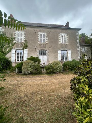 CENTRE BOURG-MAISON DE MAITRE DE PIECES PRINCIPALES Parne sur roc CENTRE BOURG-MAISON DE MAITRE DE PIECES PRINCIPALES Parne sur roc