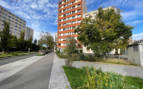 Appartement à vendre    2 pièces • 49 m2 Saint-Denis