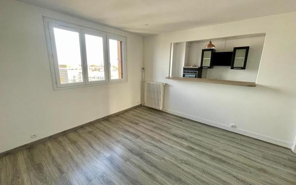 Appartement à vendre    2 pièces • 49 m2 Saint-Denis