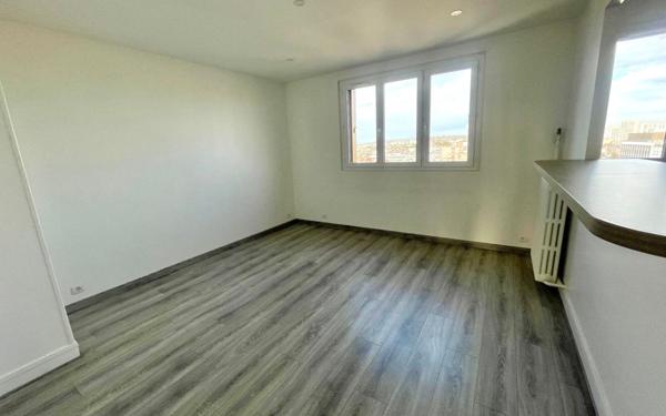 Appartement à vendre    2 pièces • 49 m2 Saint-Denis