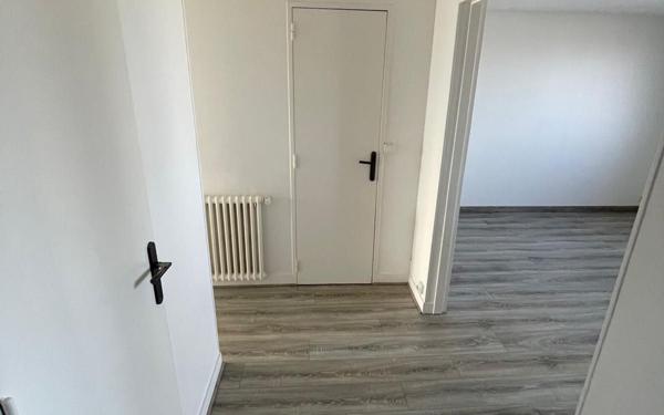 Appartement à vendre    2 pièces • 49 m2 Saint-Denis