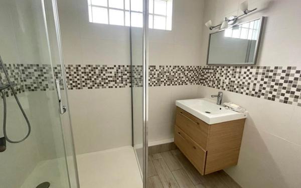 Appartement à vendre    2 pièces • 49 m2 Saint-Denis