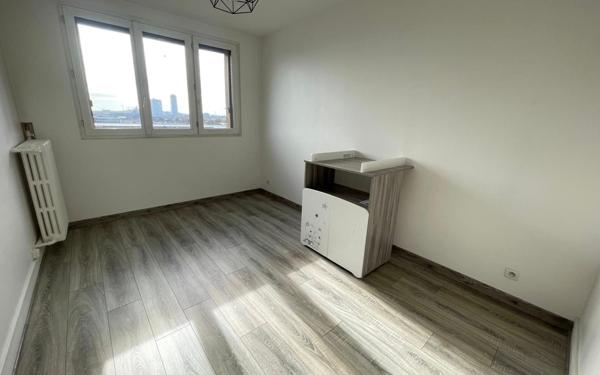 Appartement à vendre    2 pièces • 49 m2 Saint-Denis