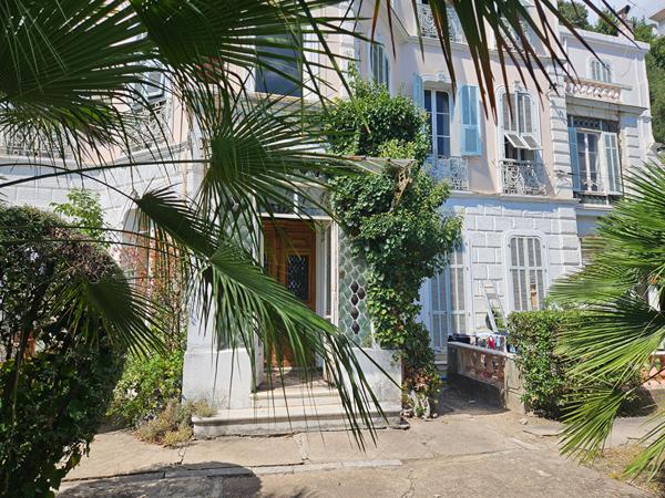 Appartement de charme à Grasse 3 pièces 106 m2