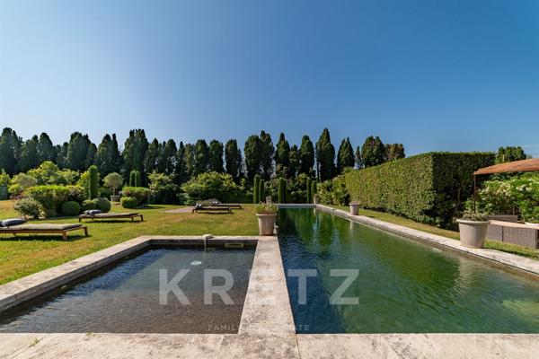 Mas d'exception avec court de tennis, proche centre ville