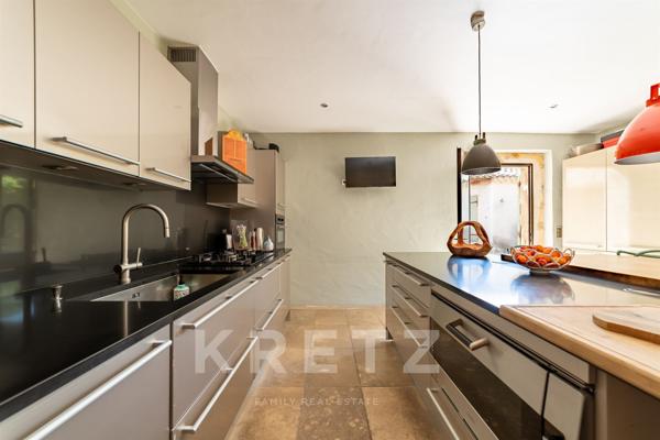 Mas d'exception avec court de tennis, proche centre ville