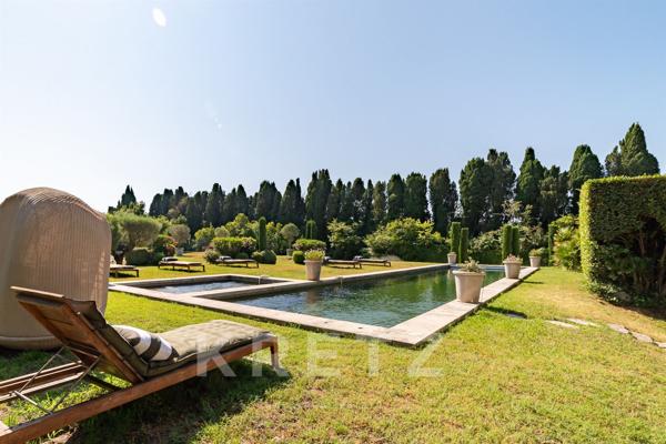 Mas d'exception avec court de tennis, proche centre ville