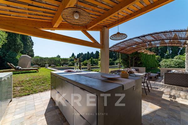 Mas d'exception avec court de tennis, proche centre ville