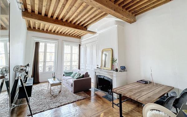 Appartement à vendre    2 pièces • 49 m2 Lyon 1