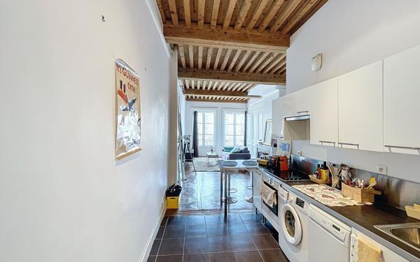 Appartement à vendre    2 pièces • 49 m2 Lyon 1
