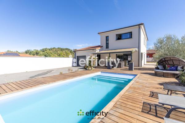 Maison
         5 pièces
        - 126 m² Exclusivité 349 900 €*